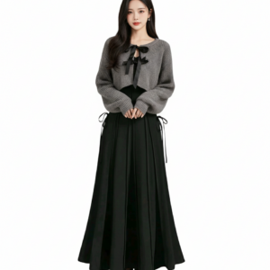 เซ็ตเดรสดำยาวสายเดี่ยว พร้อมเสื้อไหมพรมผูกหน้า